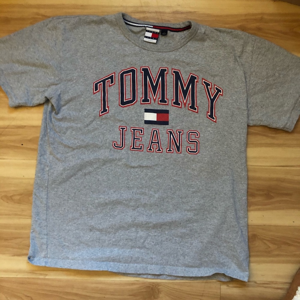 Tommy Hilfiger t shirt